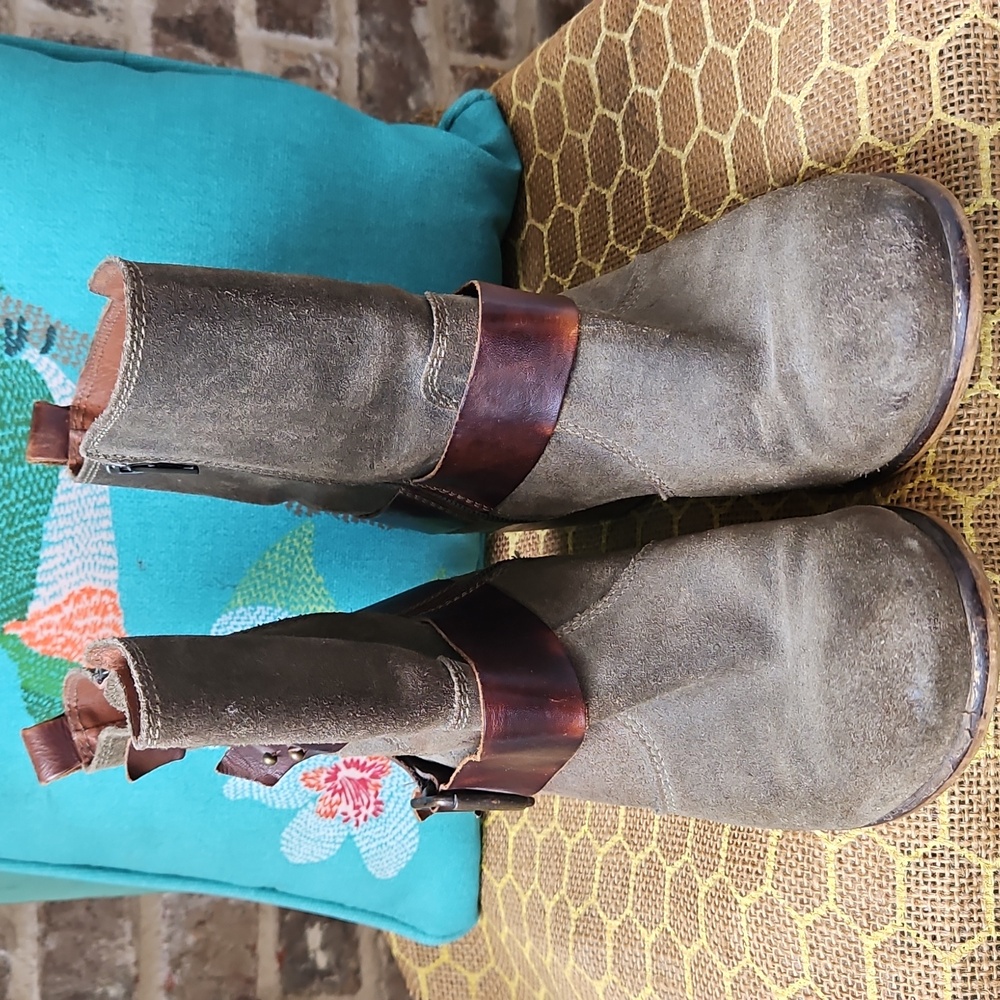 Sixtyseven Baxter Green Suede And Leather Strap Boots - Picture 2 of 9